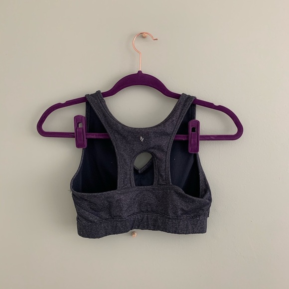 🌵Old Navy Sports Bra🌵 - Picture 2 of 3